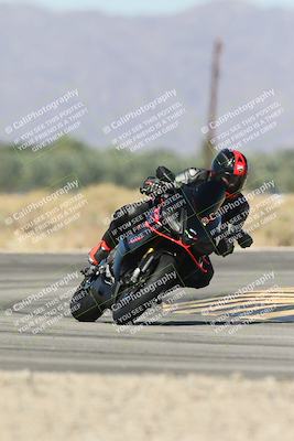 media/Oct-13-2025-Moto Forza (Mon) [[a66d839500]]/3-B Group/Session 3 (Turn 16)/